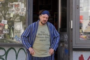 03 Charly Huebner c XVerleihAG FredericBatier 300x200